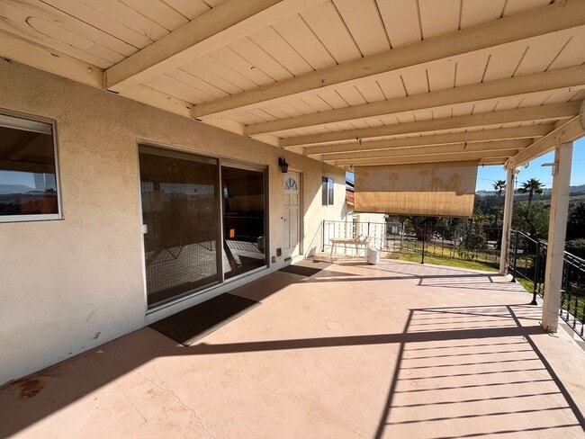 Building Photo - Spectacular Retro Home in a Rural Setting with Views and Space