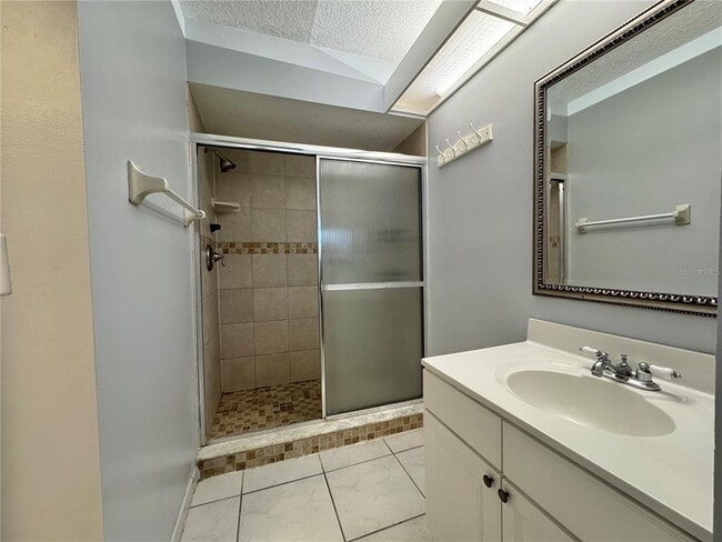 Building Photo - 120 Olive Tree Cir