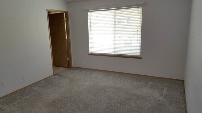 Building Photo - 2+ bed, 2 bath home in Sun Meadows, Sequim