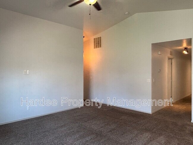 Building Photo - 8228 W Snohomish St
