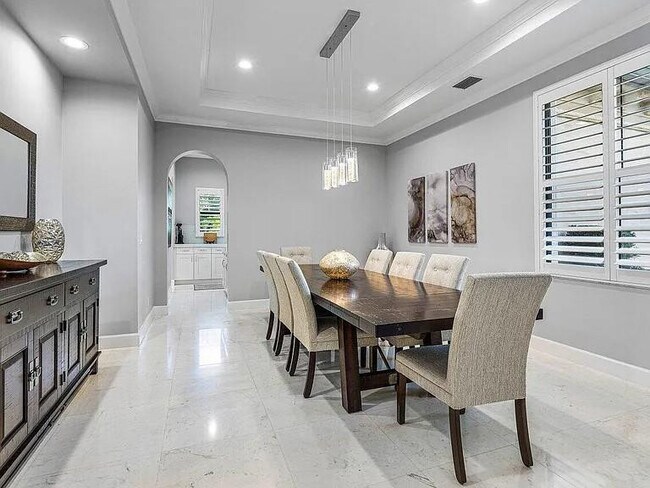 Building Photo - 17511 Cadena Dr