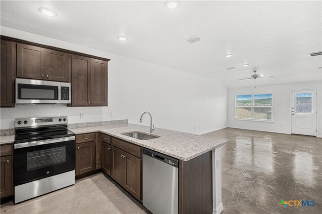 Building Photo - 1214 Concord Dr