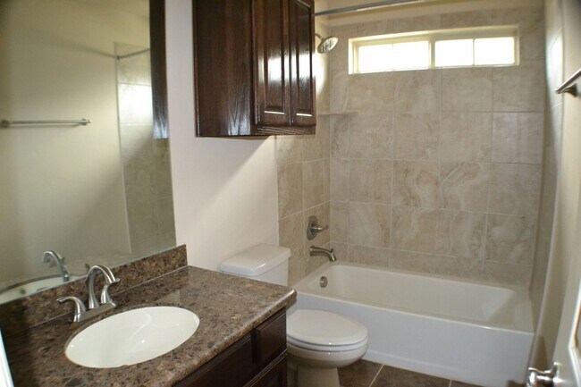 Building Photo - 6 Bed 4 Bath House for Lease - Plano - GOOD LOCATION!