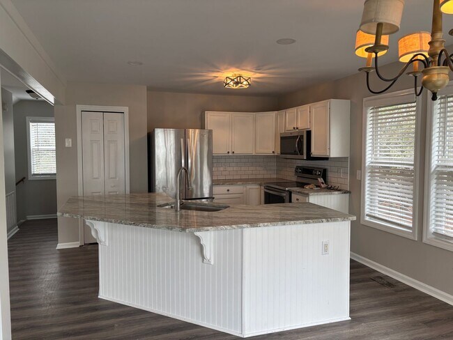 Building Photo - 118 Wyndward Ct