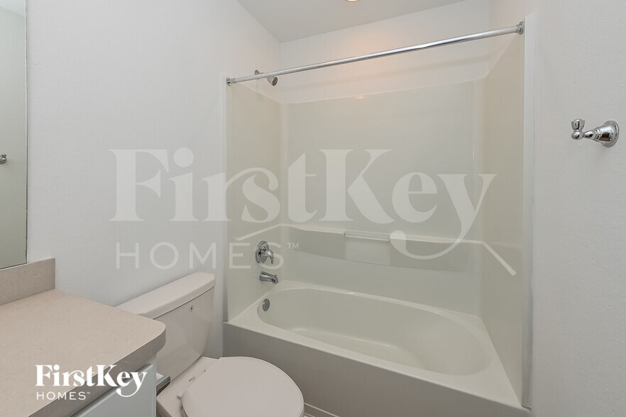 Building Photo - 24215 Becker Hollow Ln