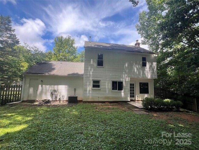 Building Photo - 4440 Hounds Run Dr