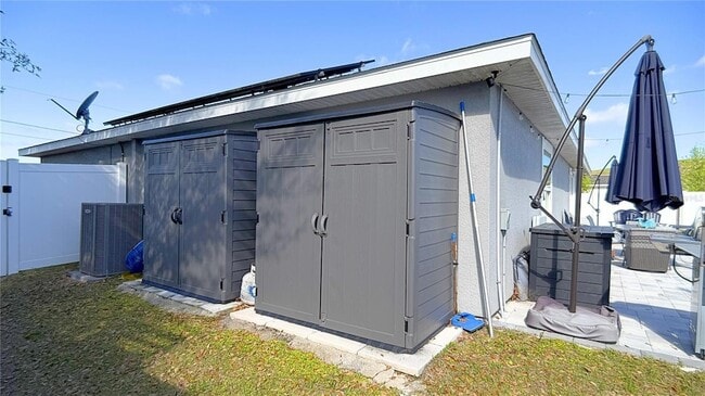 Building Photo - 35 Laurel Course