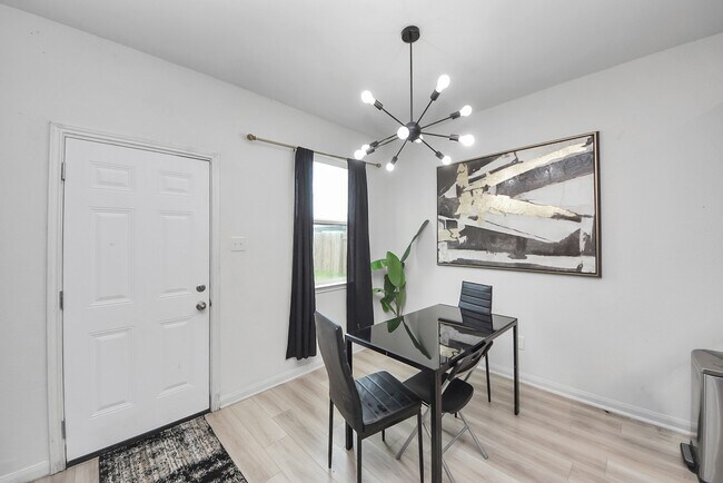 Building Photo - 7943 Vacek Meadows Loop