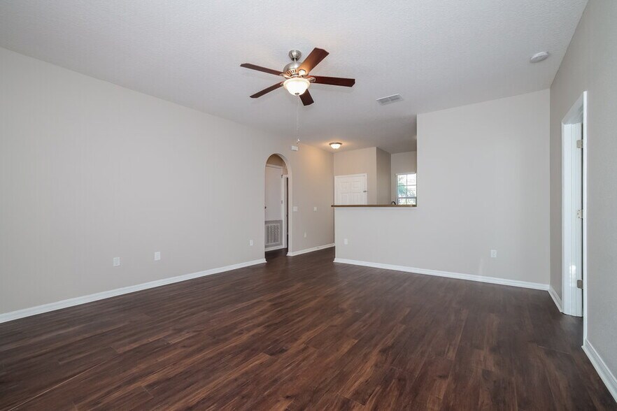 Building Photo - 2220 Paria Ln