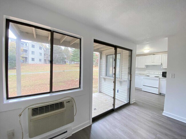 Building Photo - 7 Padanaram Rd