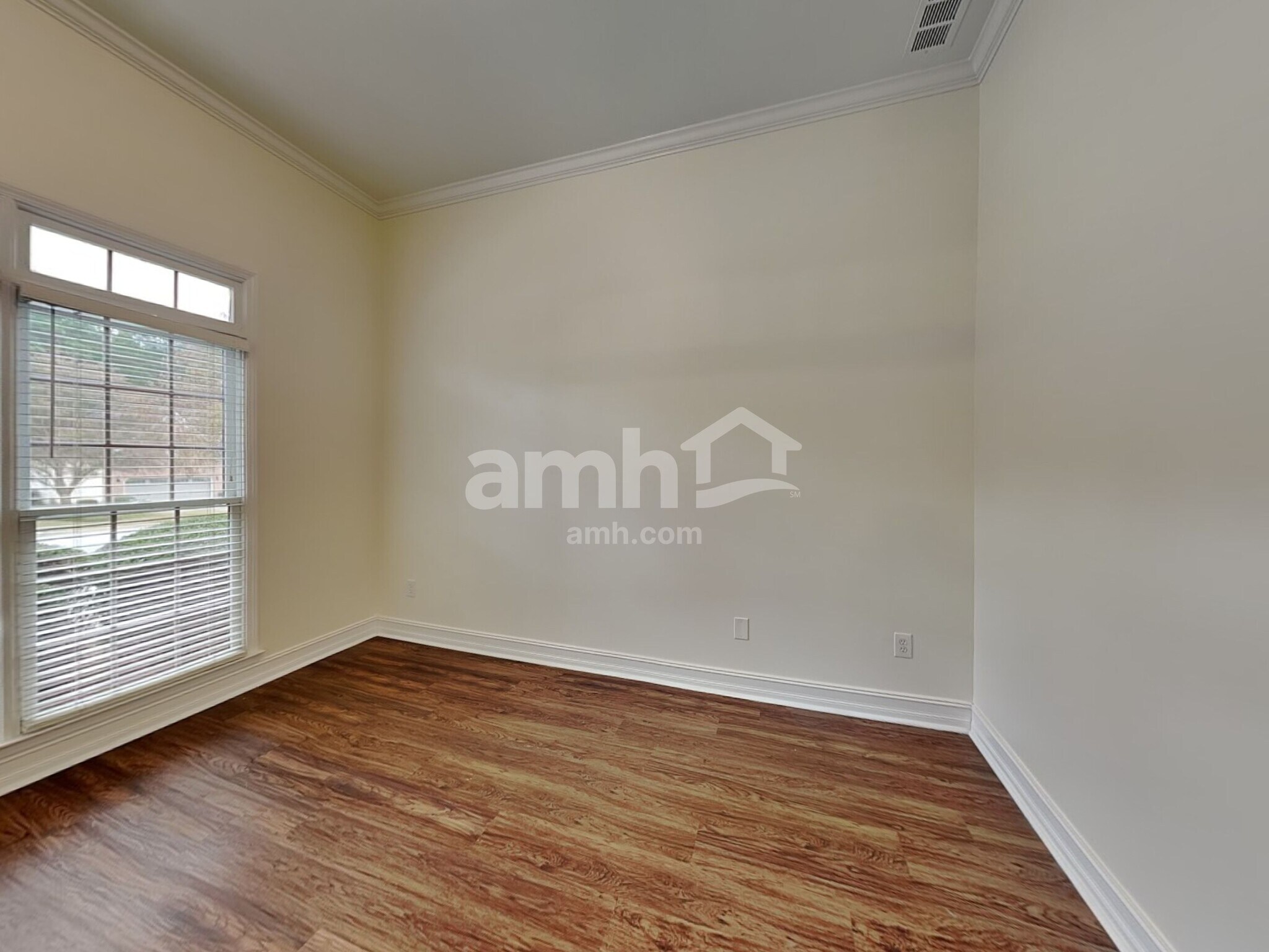 Building Photo - 201 Brackin Trace