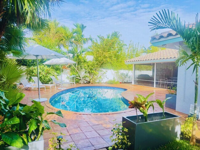 Building Photo - 3209 Norfolk St