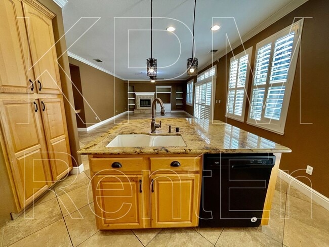 Building Photo - 5879 Riverbank Cir