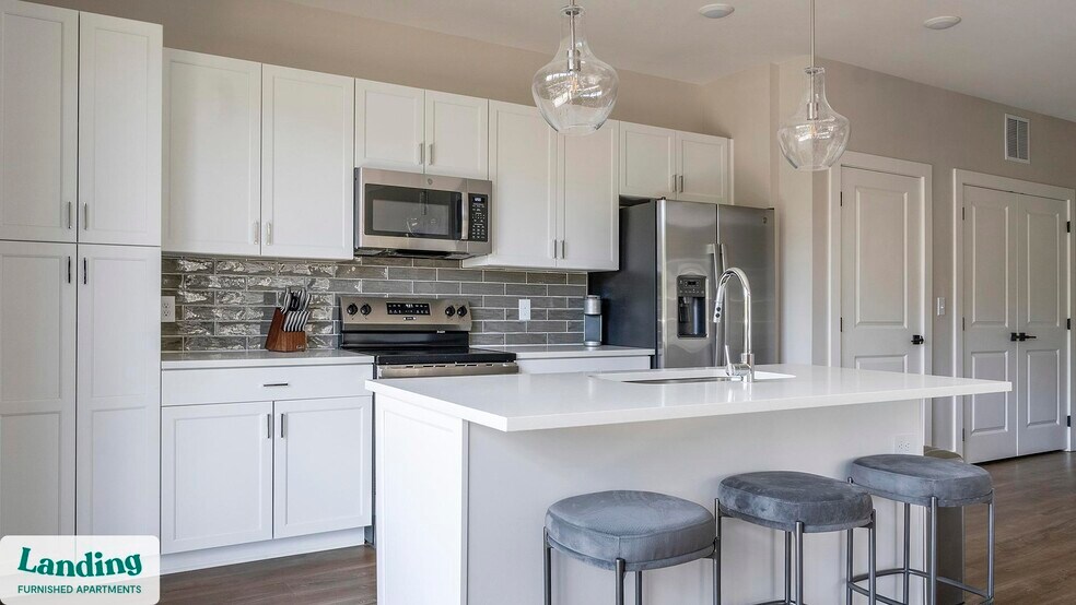 Building Photo - 1000 Forestview Dr