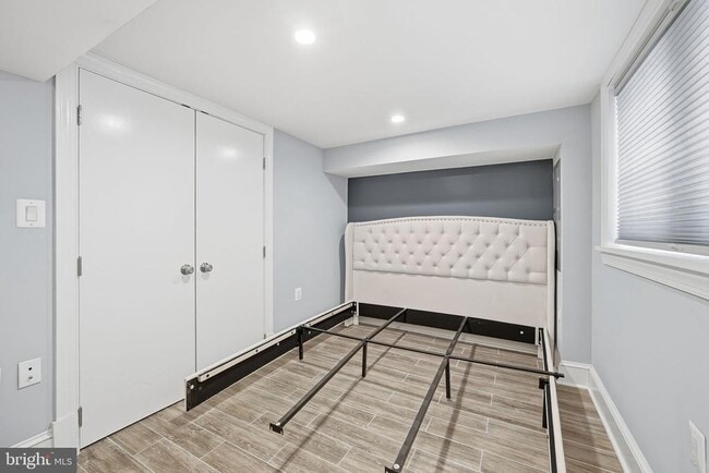 Building Photo - 2111 32nd Pl SE