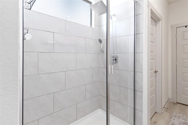 Building Photo - 105 New Hvn St