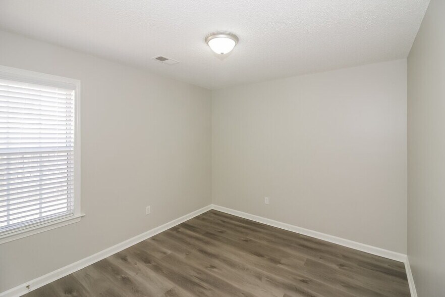 Building Photo - 80 Winding Creek Dr