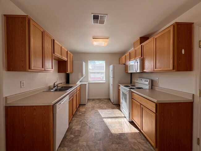 Building Photo - 725 Starlite Dr