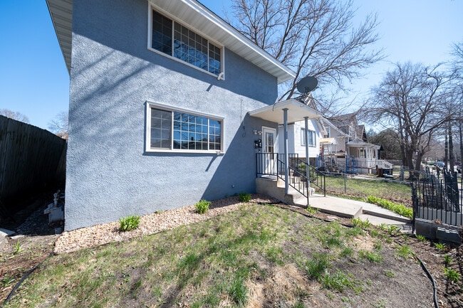 Building Photo - 3821 Clinton Ave