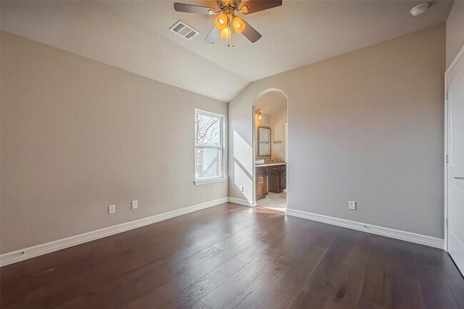Building Photo - 4307 Hershe St