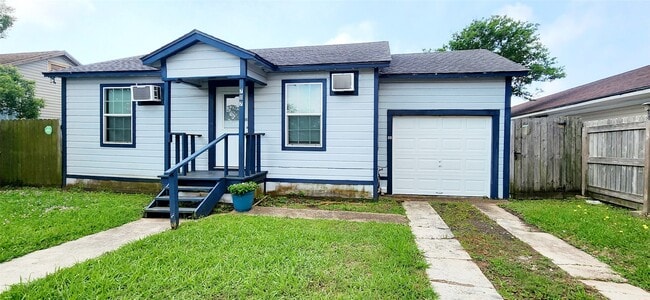 Building Photo - 707 W 6th St