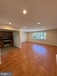 Building Photo - 413 Parlin Pl