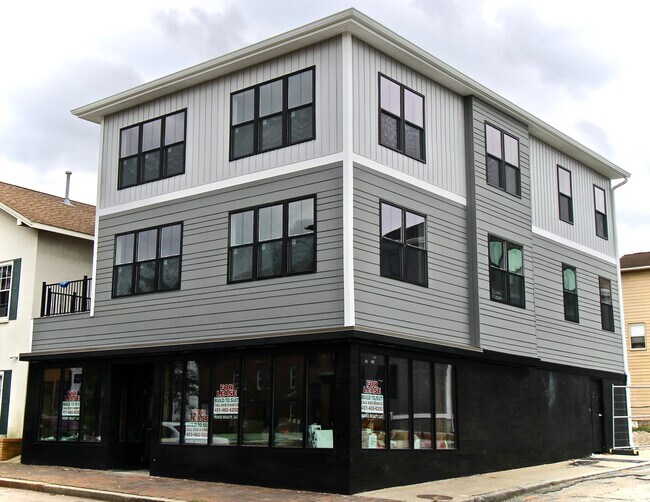 Building Photo - 408 Atwells Ave