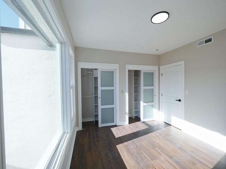 Building Photo - 149 N Waller Ave