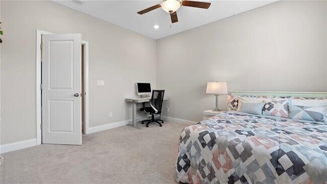 Building Photo - 3860 Oxford Park Ln