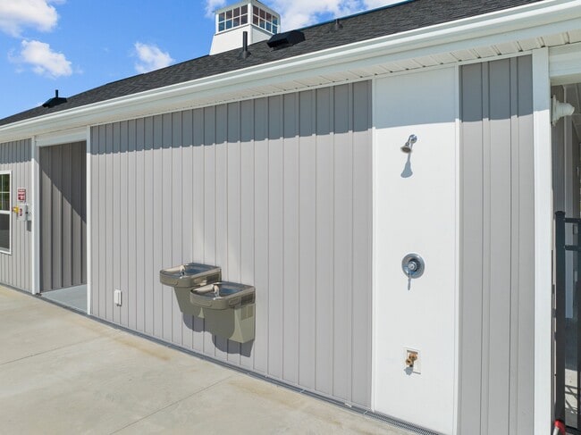 Building Photo - 878 Stormy Gale Ln