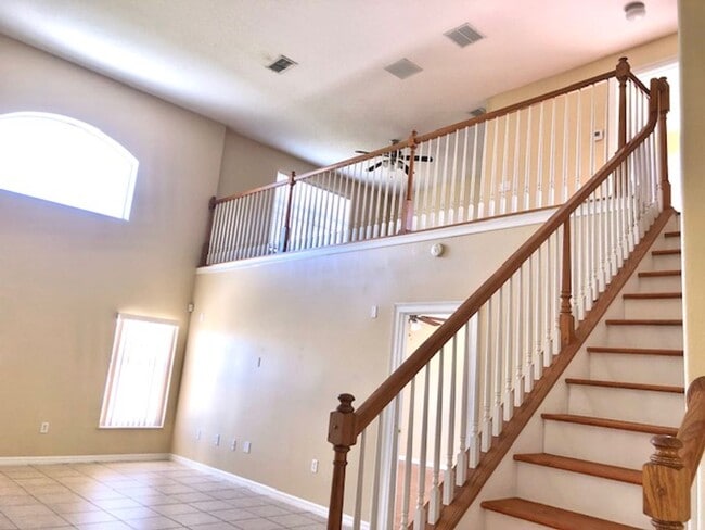 Building Photo - EAGLE CREEK LAKE NONA! WELCOME HOME! Beautiful water views! Spacious 2 story-3 bedroom 2.5 bath h...