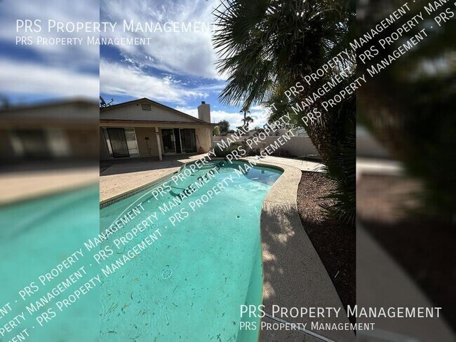 Building Photo - 2120 N Yucca Ct