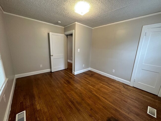 Building Photo - Burlington