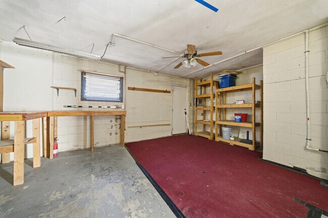 Building Photo - 824 W Ocean View Ave