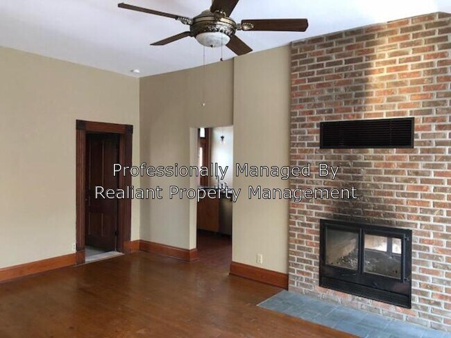 Building Photo - 244 Linden Ave