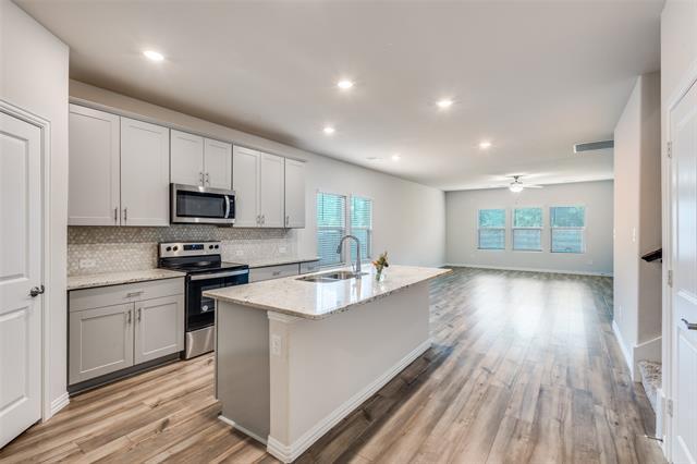 Building Photo - 1505 Mineral Pt Pl