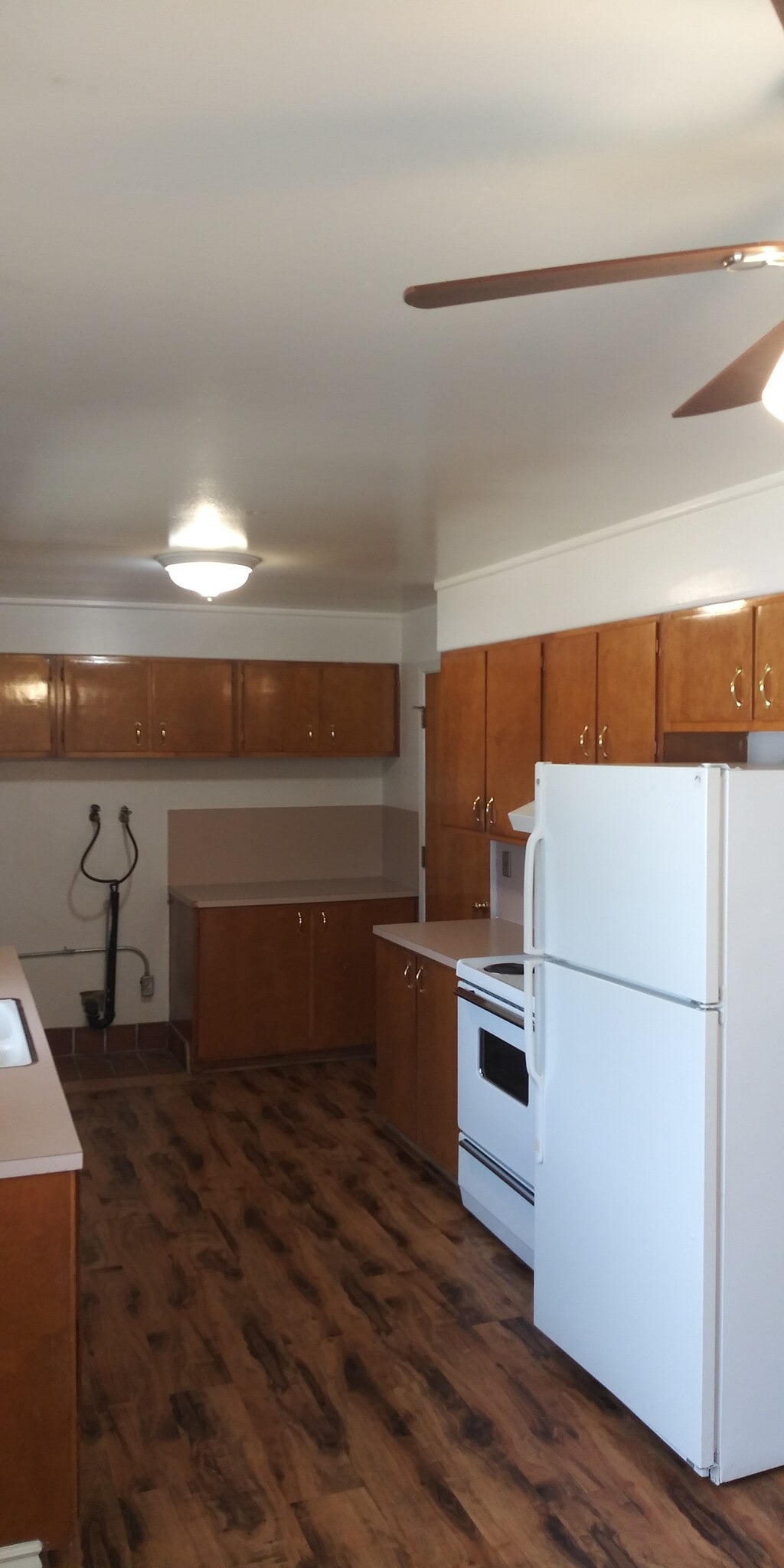 Building Photo - 638 N 400 E