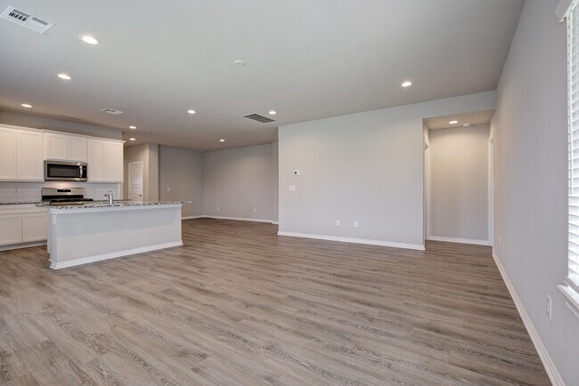 Building Photo - 14800 Lost Fls Wy