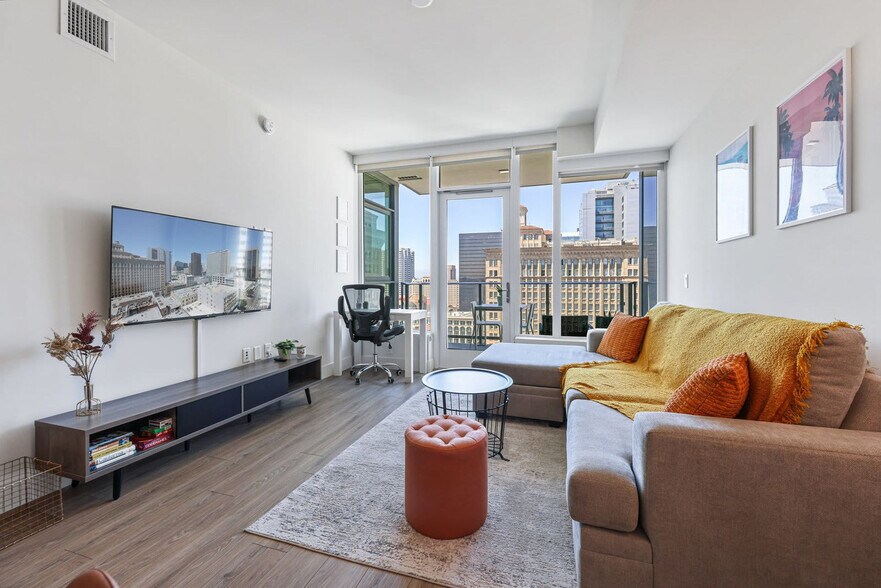 Building Photo - 702 Broadway-SI FL13-ID1251881P