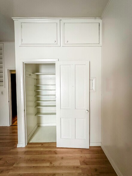 Pantry - 415 Avenue E