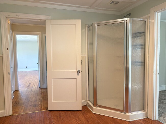 Building Photo - 2 Bedroom, 1 Bathroom House in High Point!