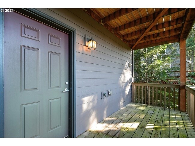 Building Photo - 15300 SW Pumice Ln