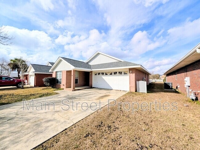 Building Photo - 28 Easton St