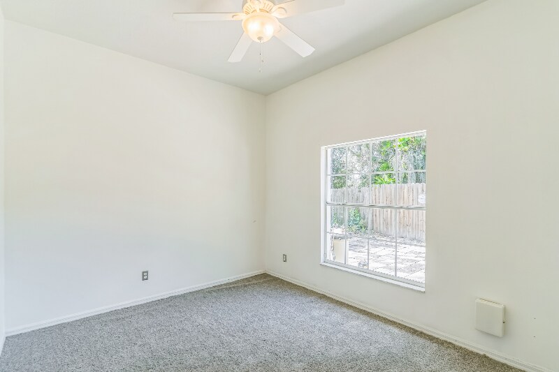 Building Photo - 4428 White Oak Cir