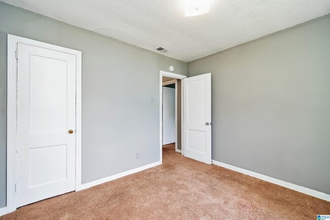 Building Photo - 1272 Meadow Ln