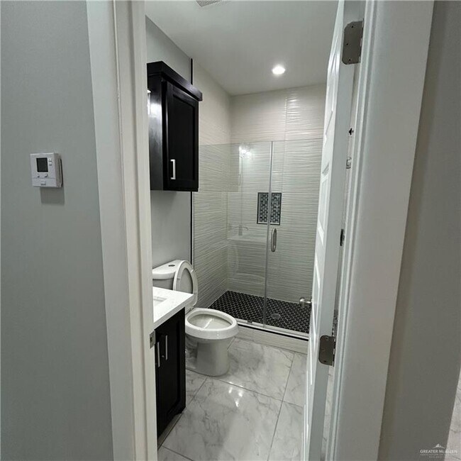 Building Photo - 2108 E Viviana St