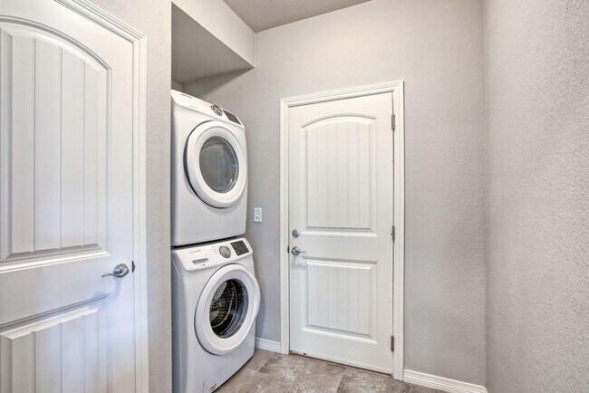 Building Photo - 1695 Grand Ave