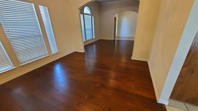Building Photo - 301 Ponderosa Trail