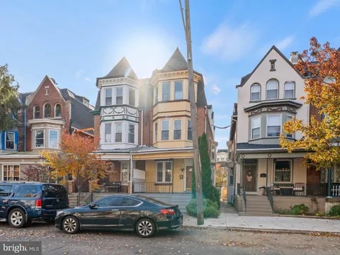 Building Photo - 4924 Hazel Ave