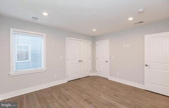 Building Photo - 2564 Frankford Ave